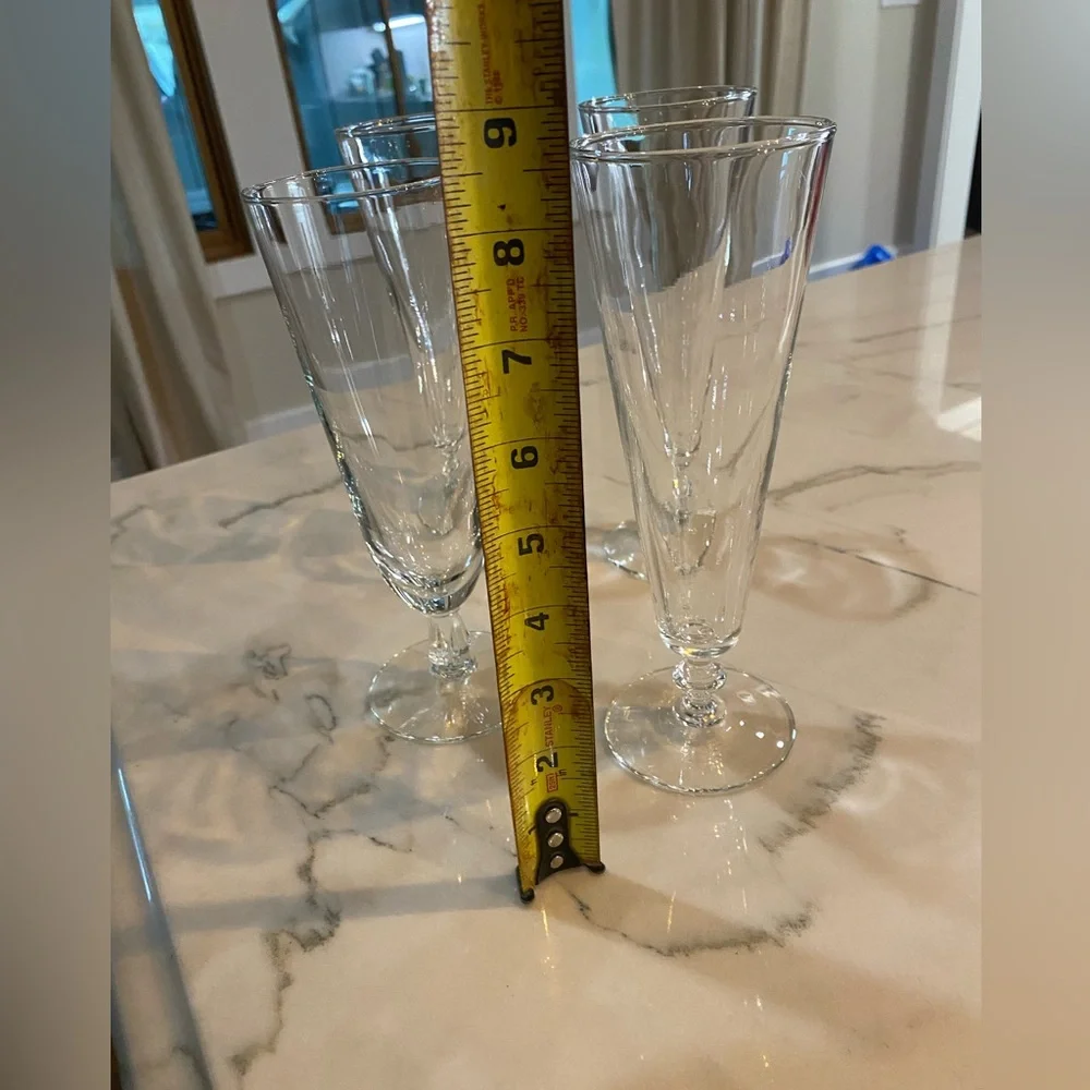 Bundle of 4 Clear Glass Pilsner Beer Glasses with short Stems 2 Styles